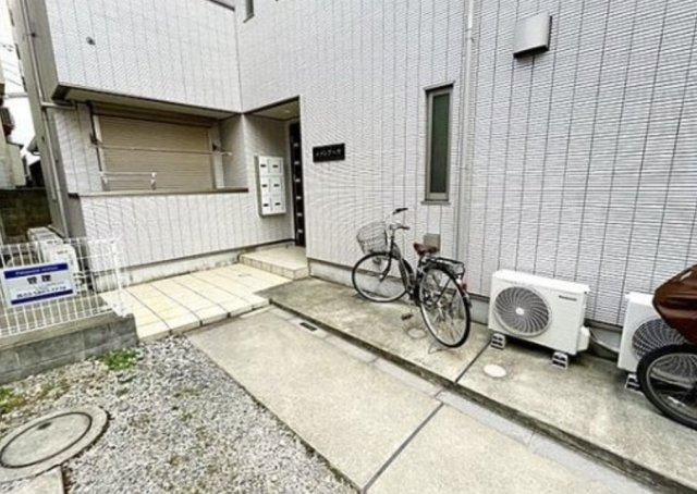 メゾンア〜ヤのエントランス