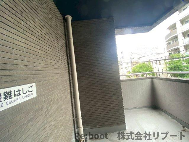  アイアンクオータビルのバルコニー