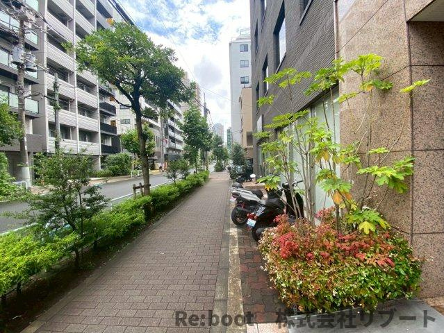  アイアンクオータビルの周辺