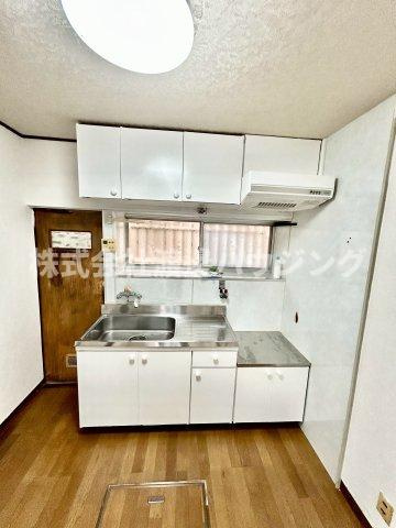 八雲北町車庫付き貸家のキッチン