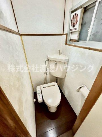 八雲北町車庫付き貸家のトイレ