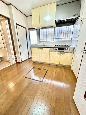 平池町一戸建の居間・リビング