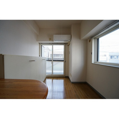 【居間・リビング】 | インディビレッジ | 居室