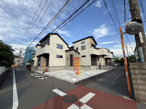 藤沢市鵠沼海岸3丁目新築戸建て　3期2号棟の前面道路含む現地写真|前面道路含む現地写真です