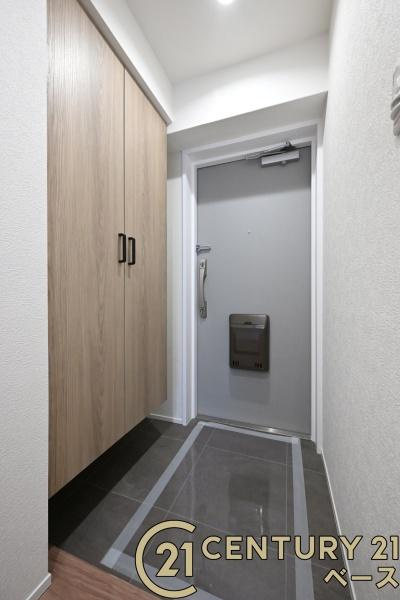 ローレルコート桜井南の玄関|■現地撮影写真■すっきりとした明るい玄関が家族やお客様を迎えてくれます！