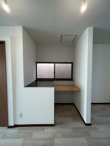 鷹取戸建の居間・リビング