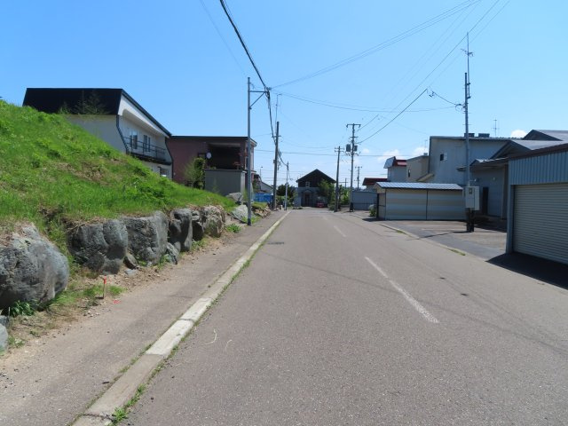 北見市高栄西町３丁目１８３番１６０、１８３番１８　売地の前面道路含む現地写真|南側前面道路含む現地写真です。