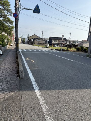 【前面道路含む現地写真】 | 新宿３１-３月極駐車場売地