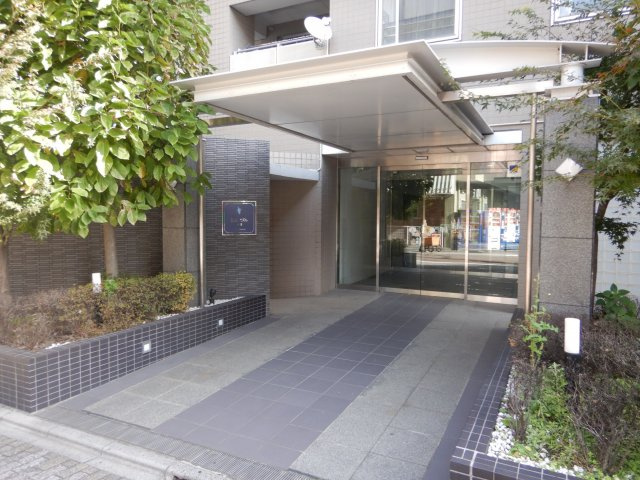 ユニーブル池袋リ・ノヴァスのエントランス