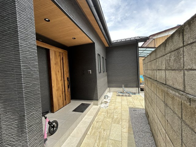 【中古戸建】伊勢崎市平和町の外観|■現地写真
気になる詳細は資料請求や「027-386-8693」からご気軽にお問い合わせください♪