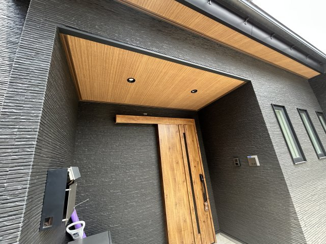 【中古戸建】伊勢崎市平和町の玄関|玄関写真♪