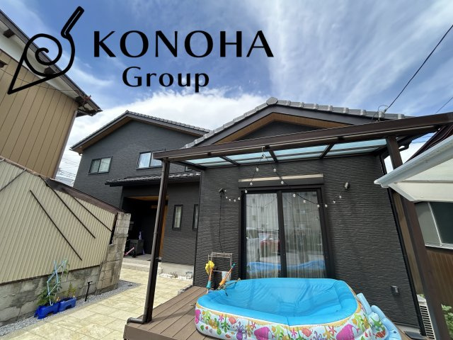 【中古戸建】伊勢崎市平和町の外観|現地写真となります♪
ウッドデッキ付きでおしゃれな空間♪