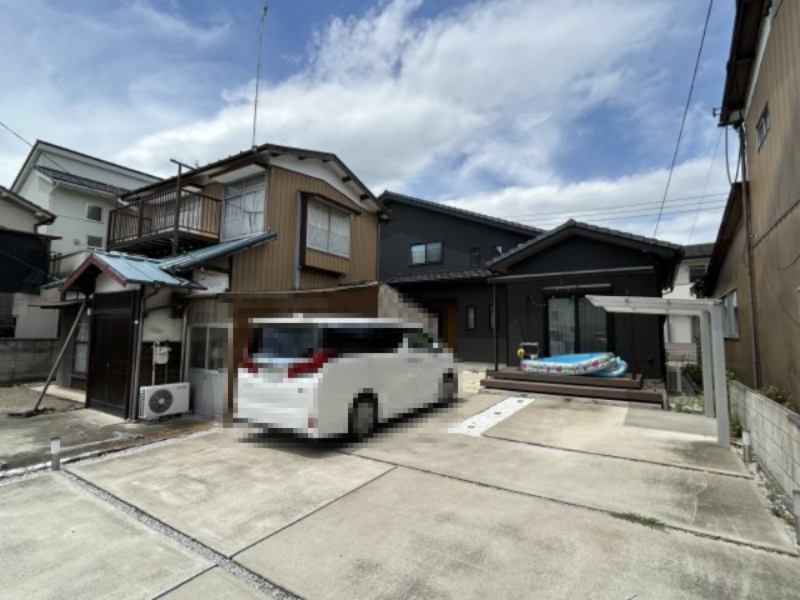 【中古戸建】伊勢崎市平和町の駐車場|■現地写真
現地を見学する際はご気軽にお問い合わせください♪
「027-386-8693」