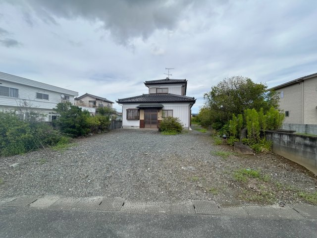 【中古戸建】本庄市児玉町八幡山の駐車場|■外観｜閑静な住宅街で始める新しい暮らし♪開放的な毎日をあなたへ(^^♪