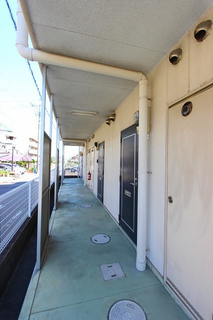 本城ハイツのその他共用部分|共有廊下です。