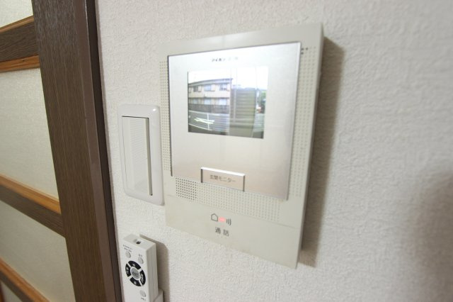 本城ハイツのセキュリティ|写真はイメージです。TVモニター付きインターフォン。