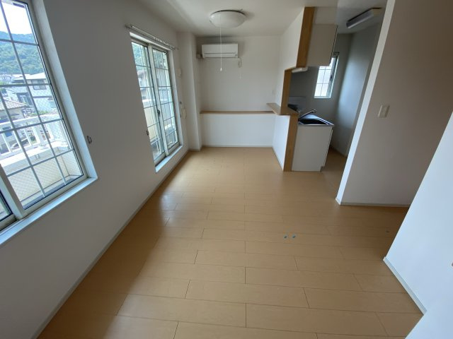 グラースアンジュＥの居間・リビング