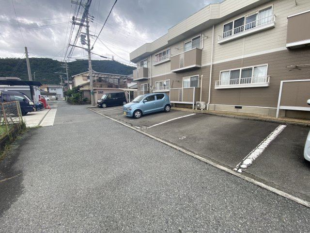 エルディム正木の駐車場