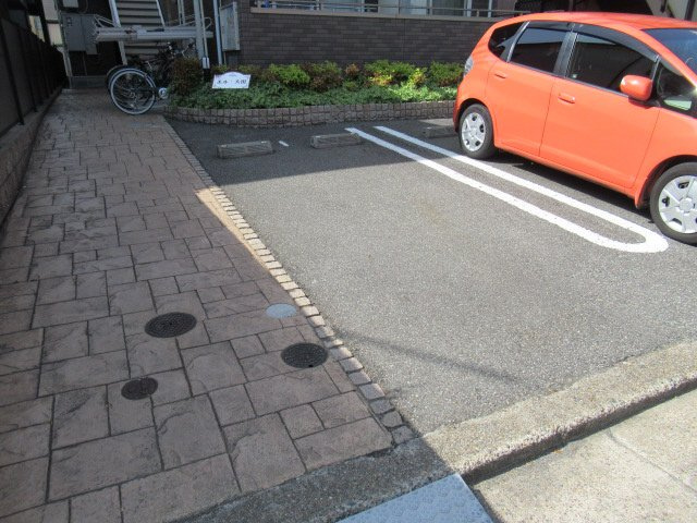 エル大田の駐車場