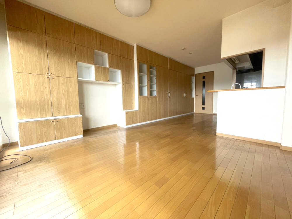 サーパス田村町の居間・リビング