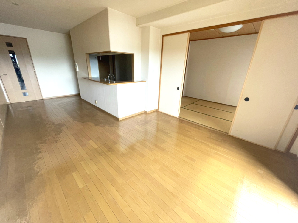 サーパス田村町の居間・リビング