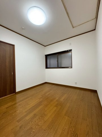 寝屋川市池田本町の洋室