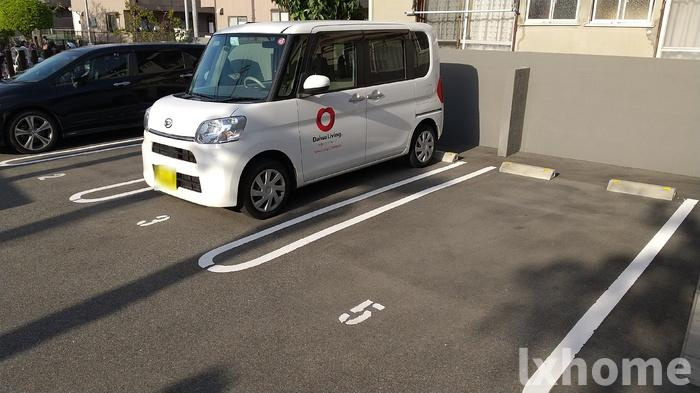 ＦＬＡＩＲ桑田の駐車場