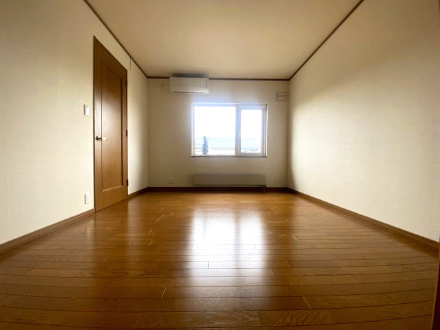 萌えぎ野中央の洋室