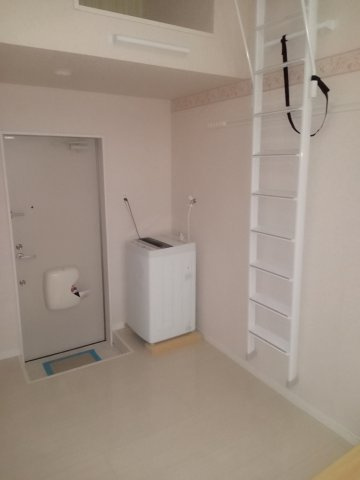 川崎市多摩区布田のアパートの居間・リビング|ゆったり過ごせるリビングです