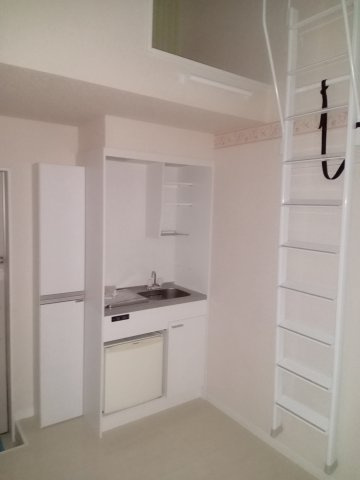 川崎市多摩区布田のアパートの居間・リビング