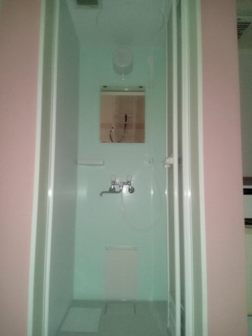 川崎市多摩区布田のアパートのシャワールーム|すっきりとしたシャワールームです