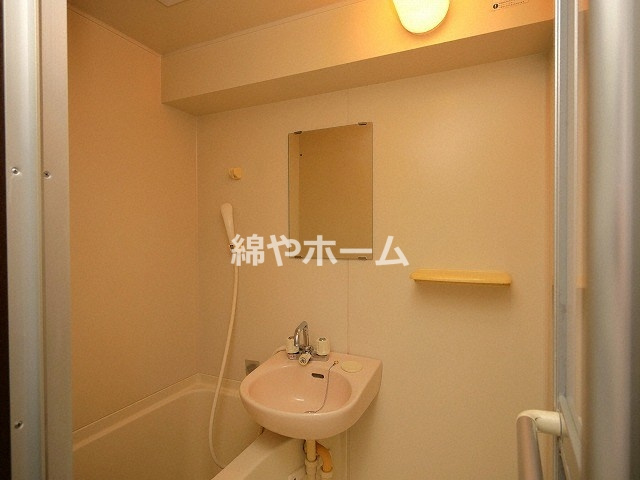 オーキッドコート玉造の洗面所|コンパクトで使いやすい洗面所