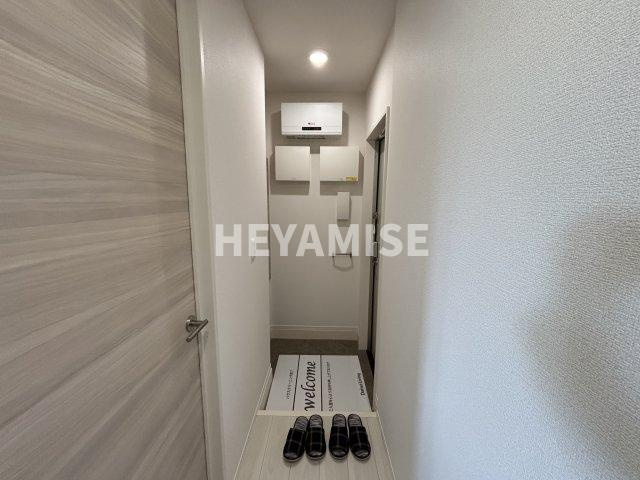 ライク・ア・パラソルの玄関|別のお部屋の写真の反対タイプです。