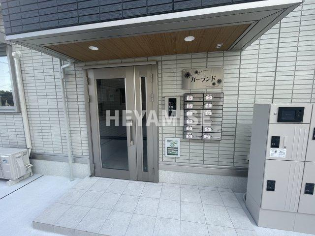 ガーランドのエントランス