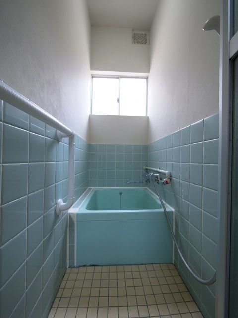 ノベル旭東町の浴室