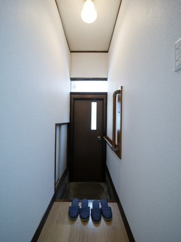 ノベル旭東町の玄関