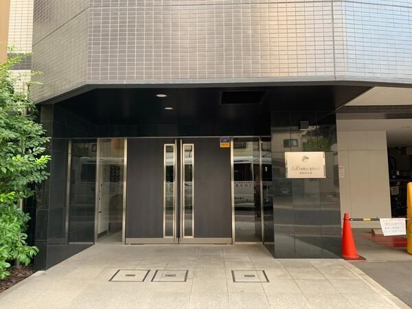 Ｒｉｓｉｎｇ　ｐｌａｃｅ浅草四番館のエントランス