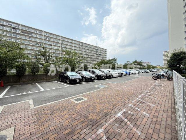 関目北すみれハイツ2号棟の駐車場