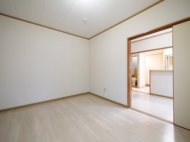 ノベル旭東町の居間・リビング