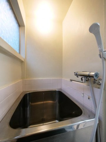 ノベル旭東町の浴室