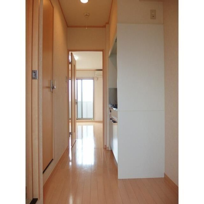 【玄関】 | アムール川越ＩＣ２００８秋本 | 収納もある玄関です