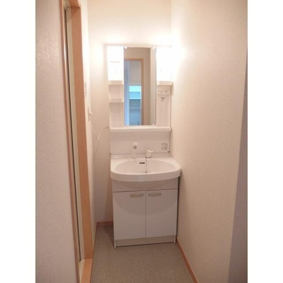 【洗面所】 | アムール川越ＩＣ２００８秋本 | 広い洗面スペース