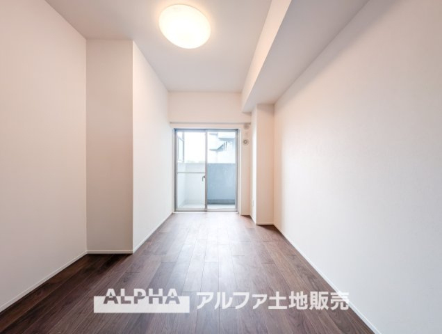 コスモ立川サングレイスの寝室|【room】
◆居室◆光に包まれるように設計された空間。太陽の光が爽やかな目覚めを誘い、良い一日を予感させてくれます。