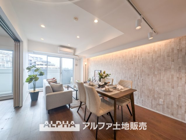 コスモ立川サングレイスの居間・リビング