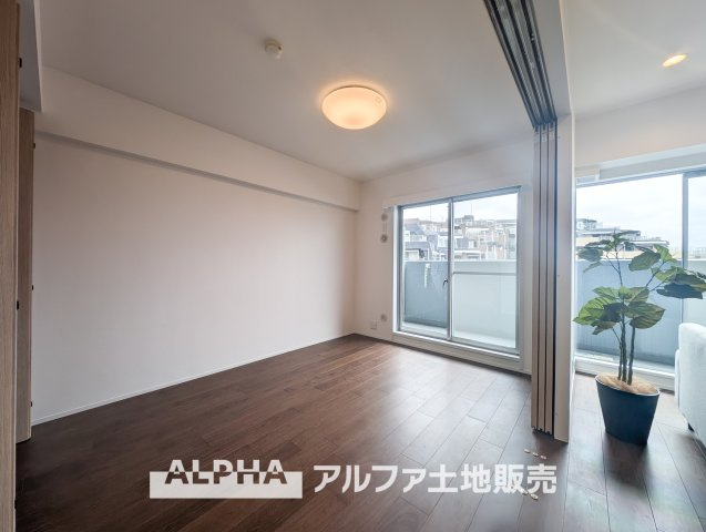 コスモ立川サングレイスの洋室