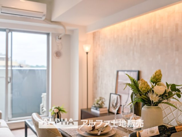 コスモ立川サングレイスの居間・リビング