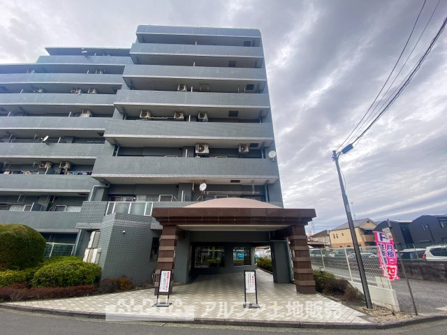 コスモ立川サングレイスの外観