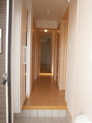 【玄関】 | ミルトラウム | 収納もある玄関です