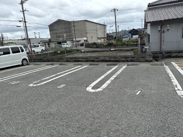 ベルヴィルカノウの駐車場