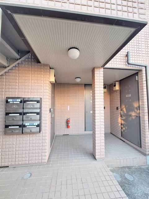 メゾン悠のエントランス